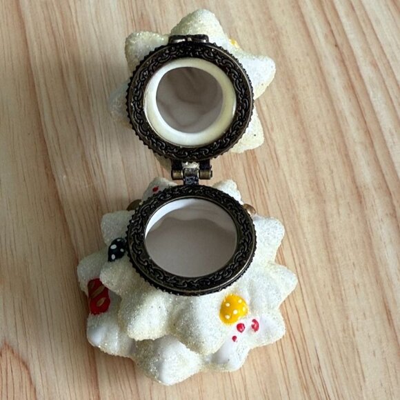 Vintage White Christmas Tree Trinket Box With Ornaments  Gold Star Glitter Keeps - Picture 10 of 10